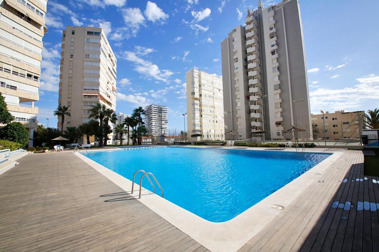 알리칸테 In Front Of The Sea With Ac And Pool 아파트 외부 사진